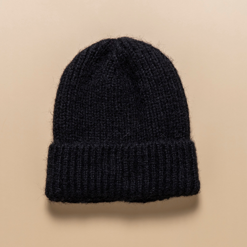 THSBE1021: Black: Ribbed Knit Beanie